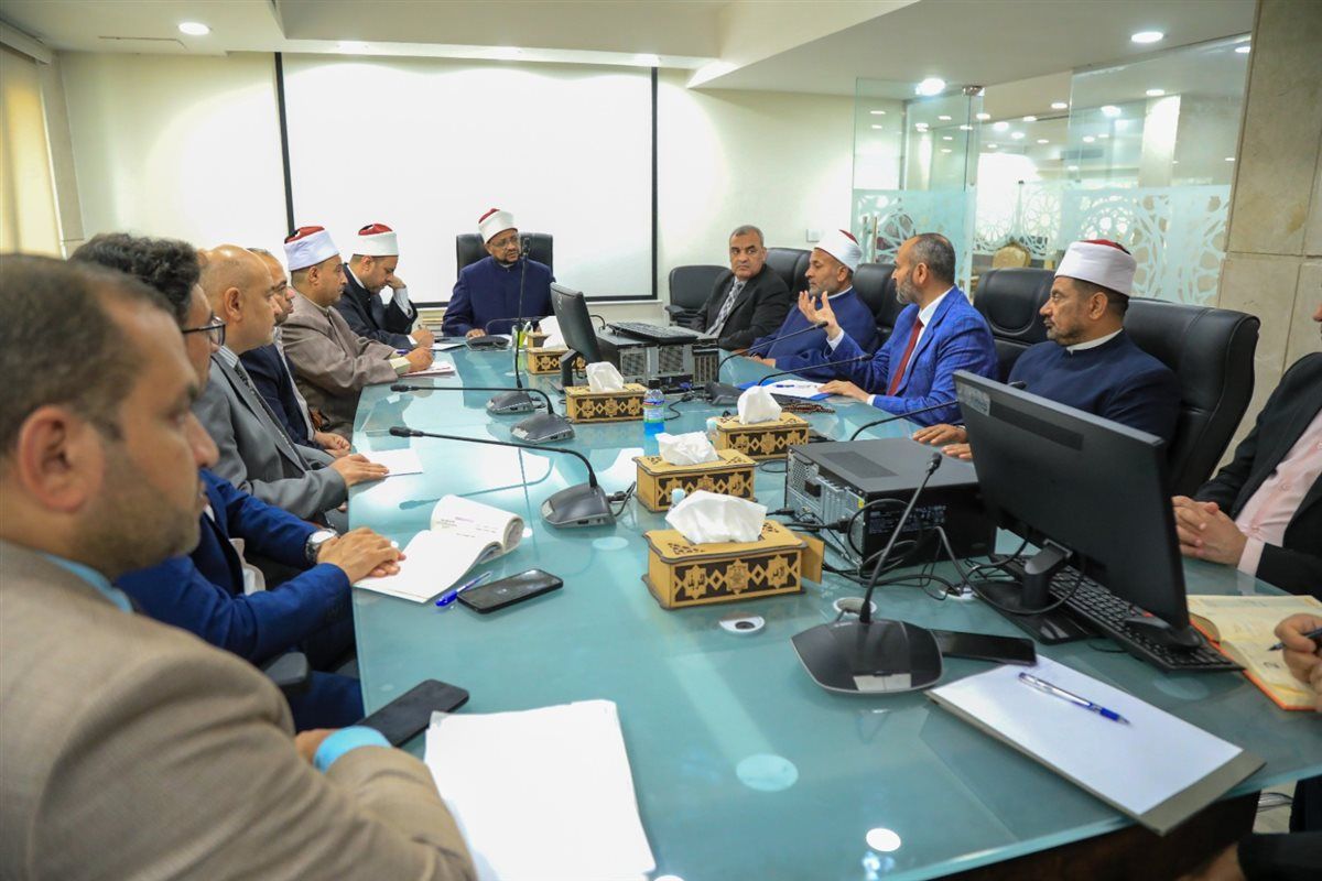 أمين البحوث الإسلامية يشدد على أهميَّة تعزيز التنسيق بين الإدارات داخل المجمع