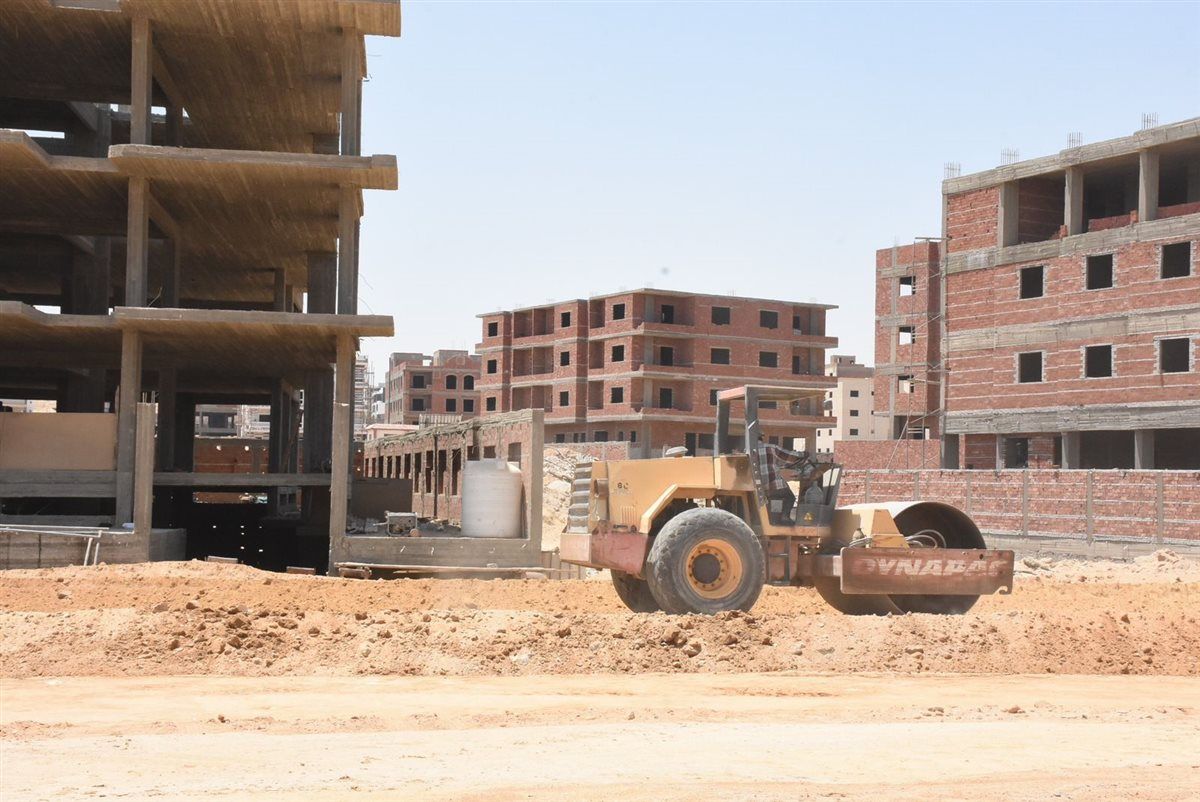 رئيس جهاز القاهرة الجديدة يتفقد مشروع بيت الوطن بالتجمع الرابع