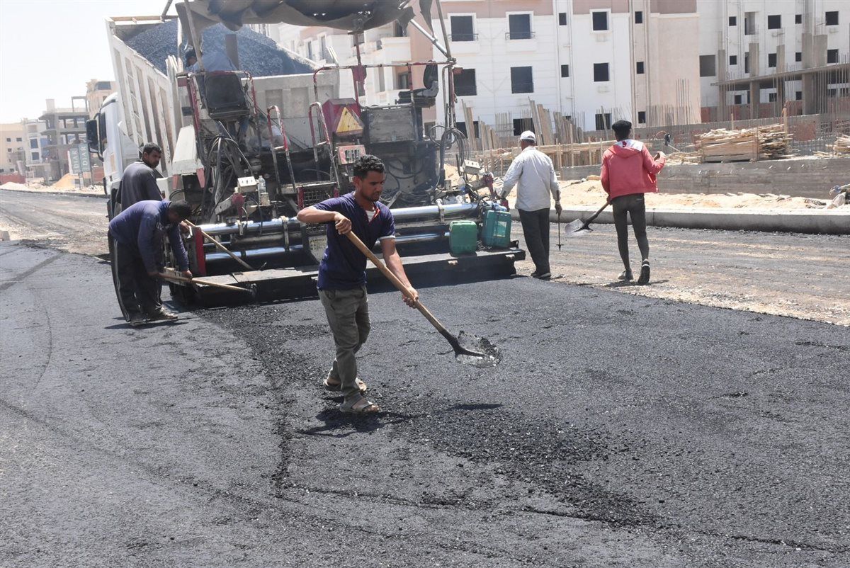 رئيس جهاز القاهرة الجديدة يتفقد مشروع بيت الوطن بالتجمع الرابع