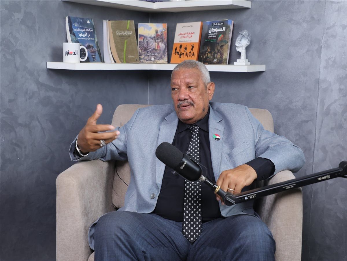 اللواء الدكتور أمين إسماعيل مجذوب خلال استضافته في بودكاست “هنا السودان من القاهرة”