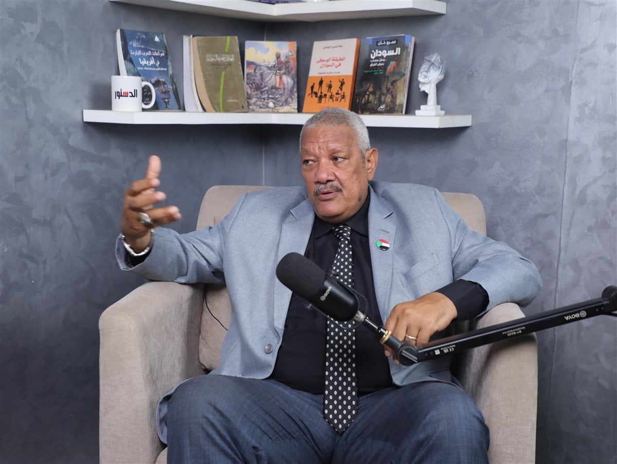 اللواء الدكتور أمين إسماعيل مجذوب خلال استضافته في بودكاست “هنا السودان من القاهرة”