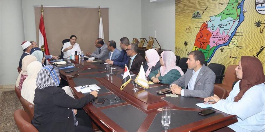 نائب محافظ بني سويف يعقد اجتماعًا ضمن الإعداد لتفعيل مبادرة"حياتك أمانة"