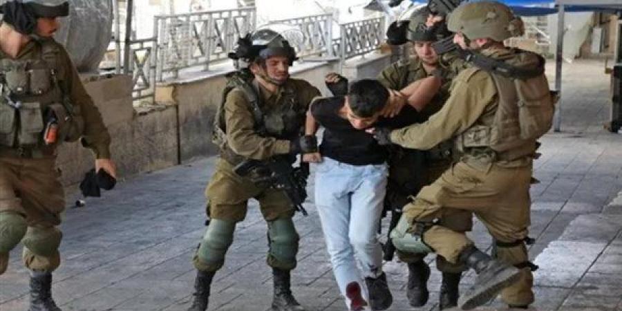 الاحتلال يعتقل فلسطينيا شمال طوباس